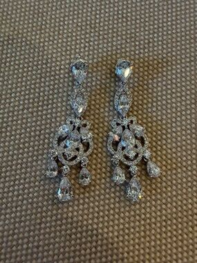 Elegant Silver Crystal Chandelier Drop Earrings - Clear